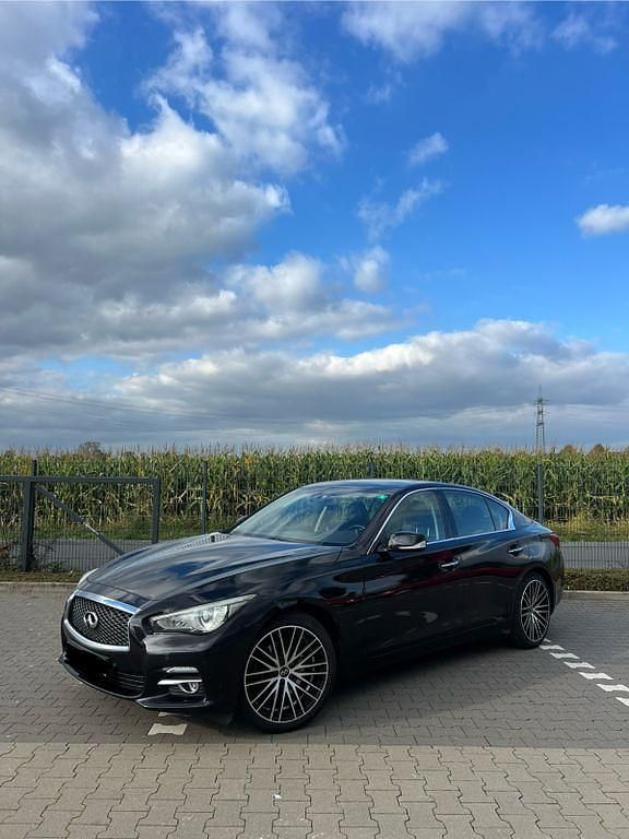 Schwarz Gebraucht 2015 Infiniti Q50 Limousine | 10.800 € (Superpreis) - Bild 1/4