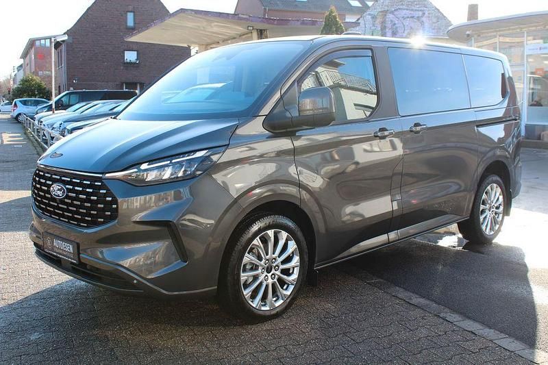 Gebraucht Ford Tourneo Titanium 170 PS (125 kW) 2024 Grau Van / Kleinbus