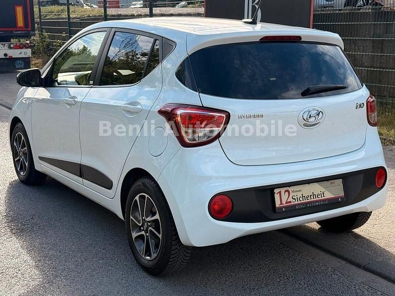 Gebraucht Hyundai i10 Passion 67 PS (49 kW) 2018 Weiß Kleinwagen