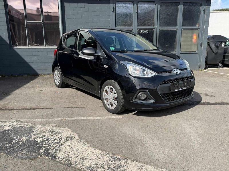 Gebraucht Hyundai i10 67 PS (49 kW) 2014 Schwarz Kleinwagen