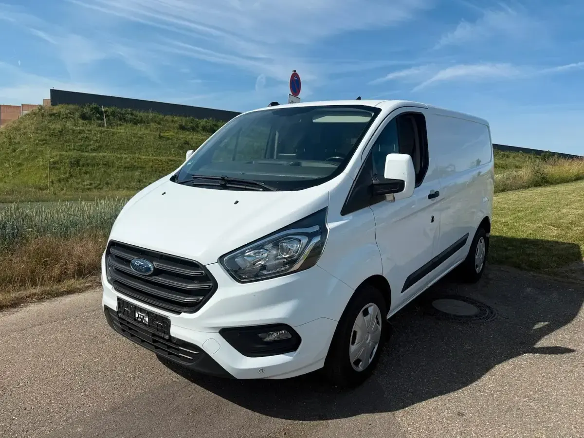 Gebraucht Ford Transit Custom 131 PS (96 kW) 2019 Weiß Van / Kleinbus