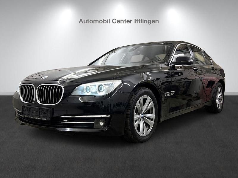 Gebraucht BMW 740 Sport Line 313 PS (230 kW) 2013 Schwarz Limousine