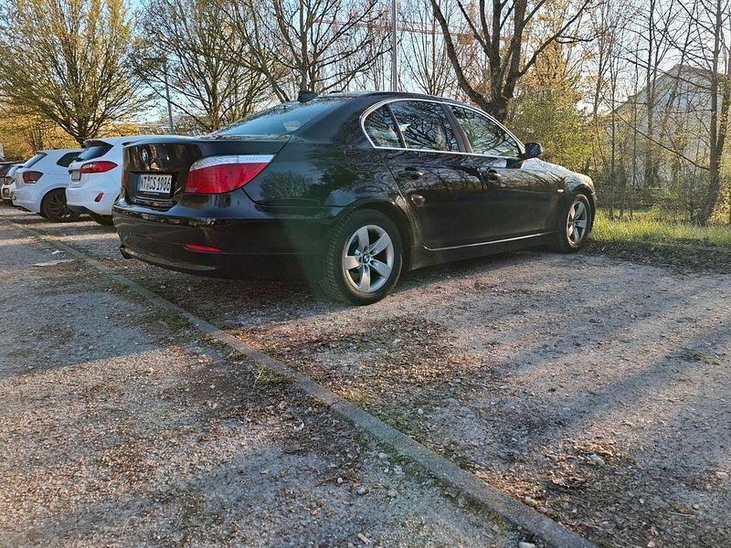 Gebraucht BMW 520 170 PS (125 kW) 2008 Schwarz Limousine