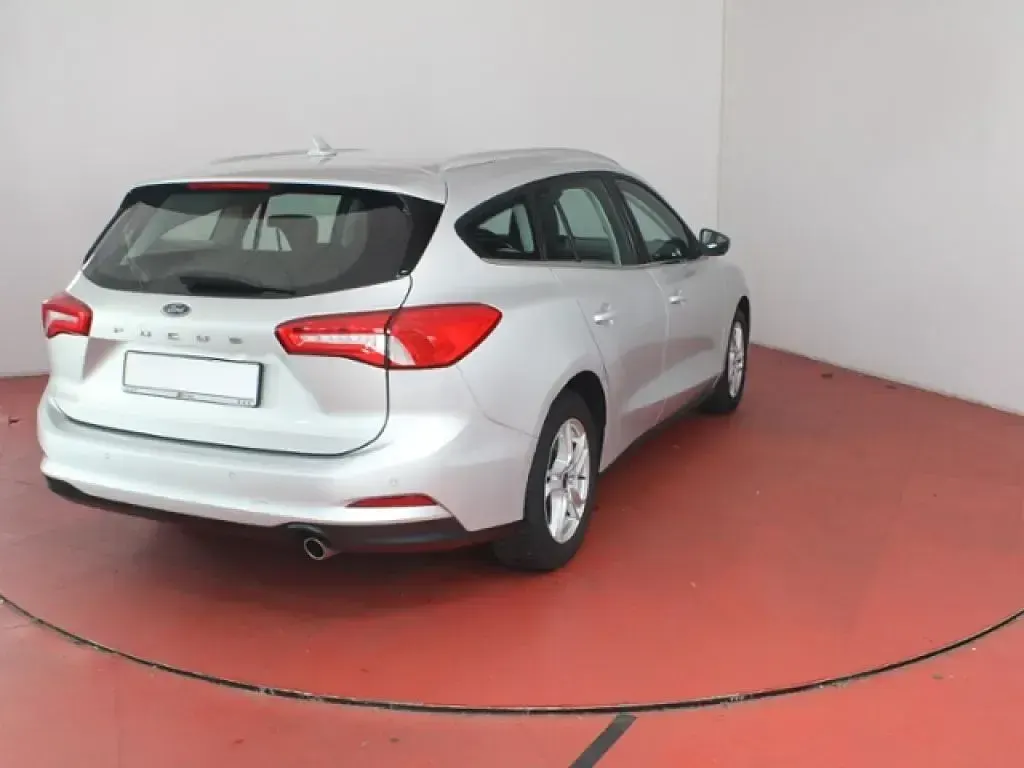 Gebraucht Ford Focus 125 PS (91 kW) 2019 Silber (metallic) Kombi