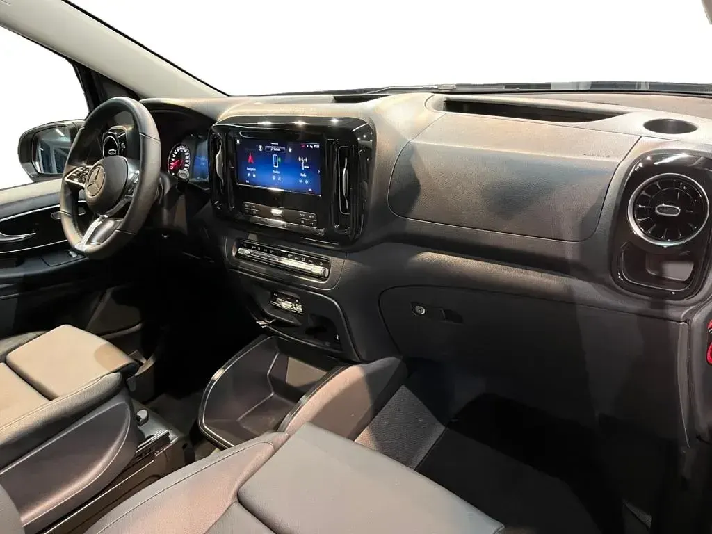 Usata Mercedes Vito 237 CV (174 kW) 2025 Nero Furgone