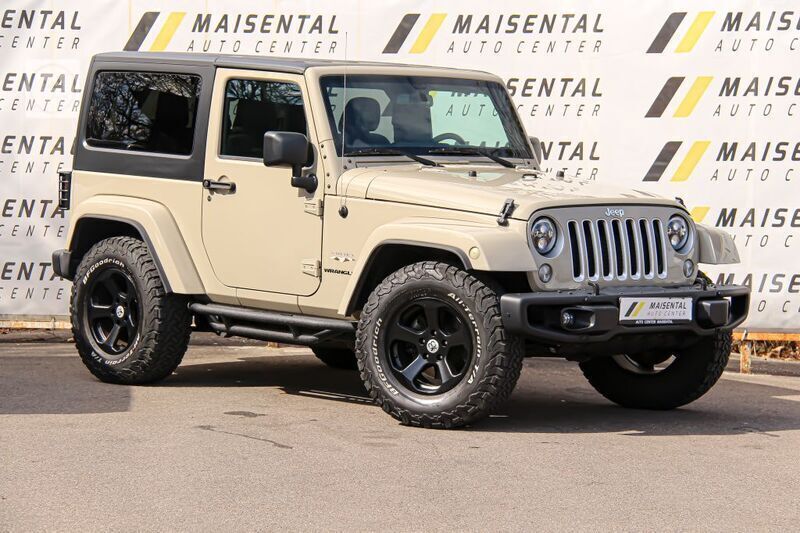 Beige Gebraucht 2017 Jeep Wrangler Sahara SUV | 35.999 € (Etwas zu teuer) - Bild 1/4