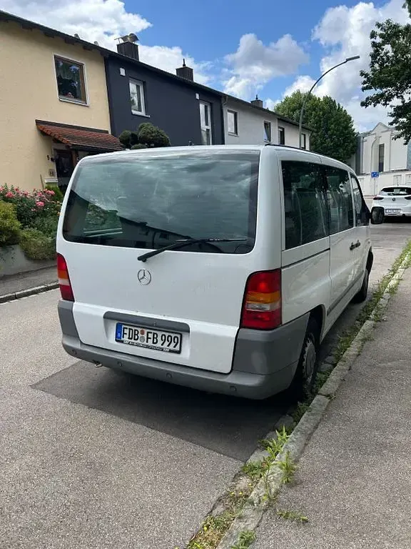 Używany Mercedes Vito 122 KM (89 kW) 2003 Biały Van