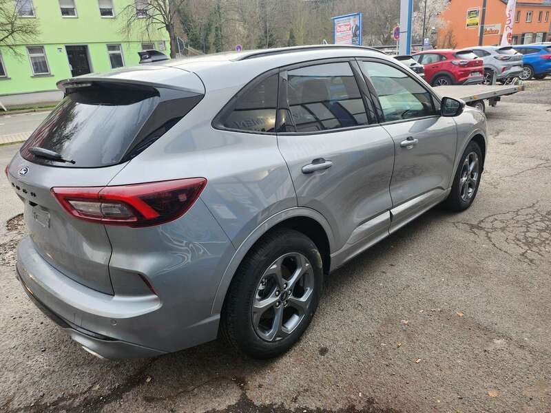 Używany Ford Kuga ST-Line 151 KM (111 kW) 2024 Srebrny SUV