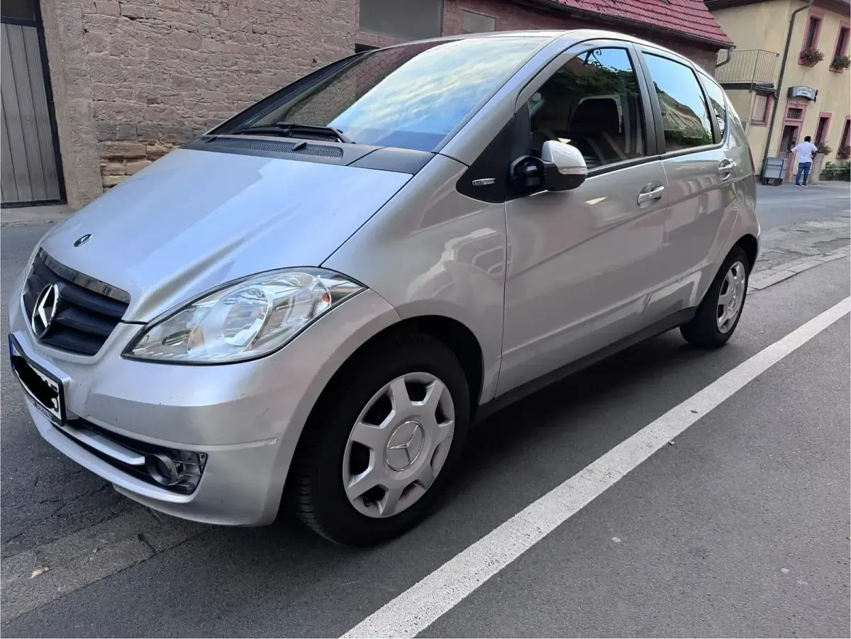 Gebraucht Mercedes A160 95 PS (69 kW) 2009 Silber Limousine