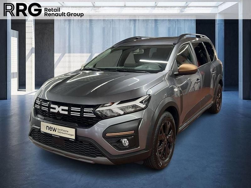 Grau Gebraucht 2024 Dacia Jogger Extreme Van / Kleinbus | 21.490 € (Fairer Preis) - Bild 1/3