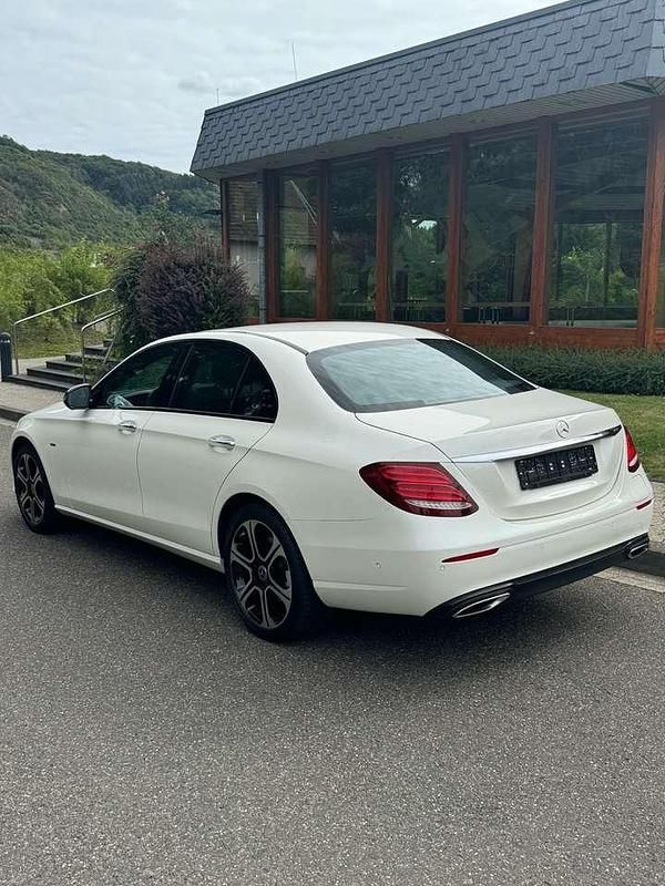 Gebraucht Mercedes E350 211 PS (155 kW) 2017 Weiß Limousine