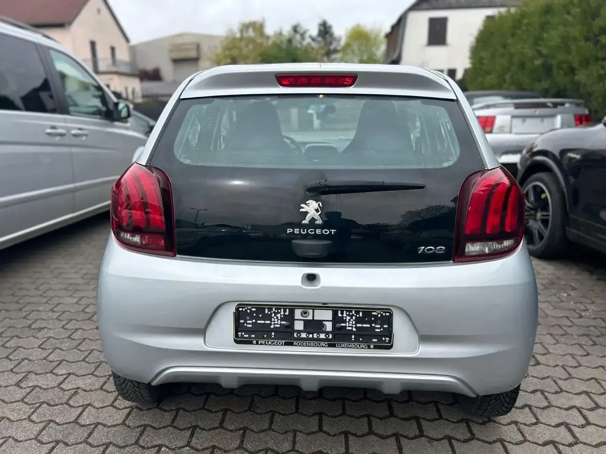 Gebraucht Peugeot 108 Allure 82 PS (60 kW) 2015 Grau Kleinwagen