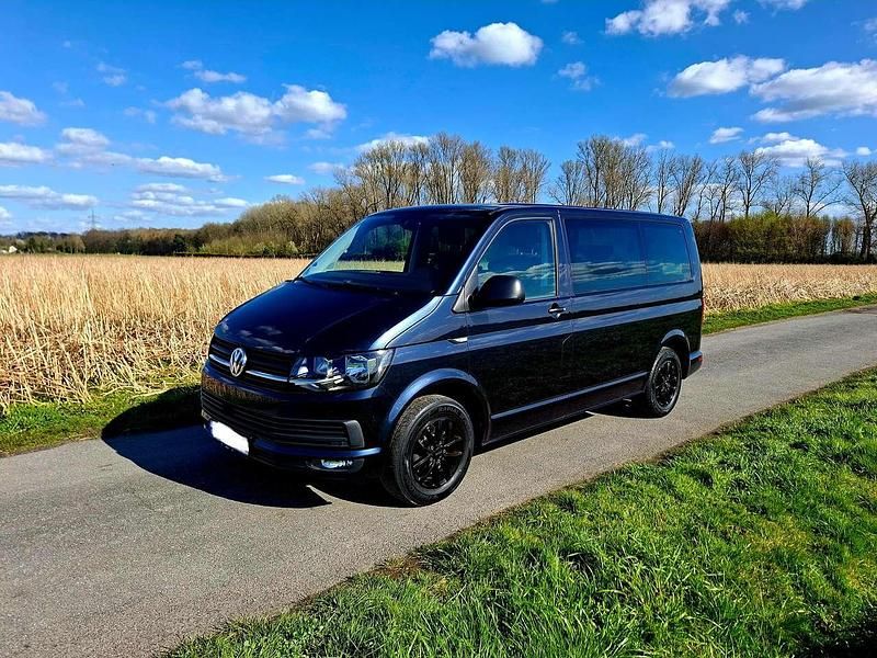 Gebraucht VW Multivan Trendline 150 PS (110 kW) 2019 Blau Van / Kleinbus