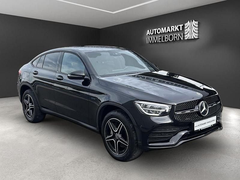 Schwarz Gebraucht 2021 Mercedes GLC300e AMG Coupé | 42.980 € (Guter Preis) - Bild 1/4