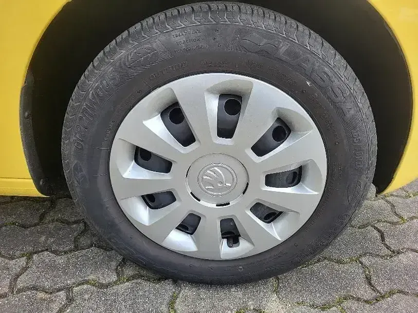 Gebraucht Skoda Citigo Active 60 PS (44 kW) 2014 Gelb Kleinwagen