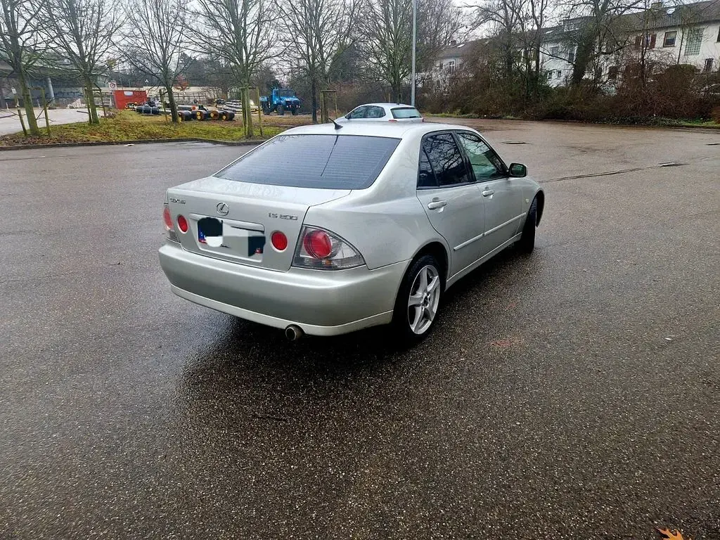 Gebraucht Lexus IS200 155 PS (114 kW) 2003 Silber Limousine