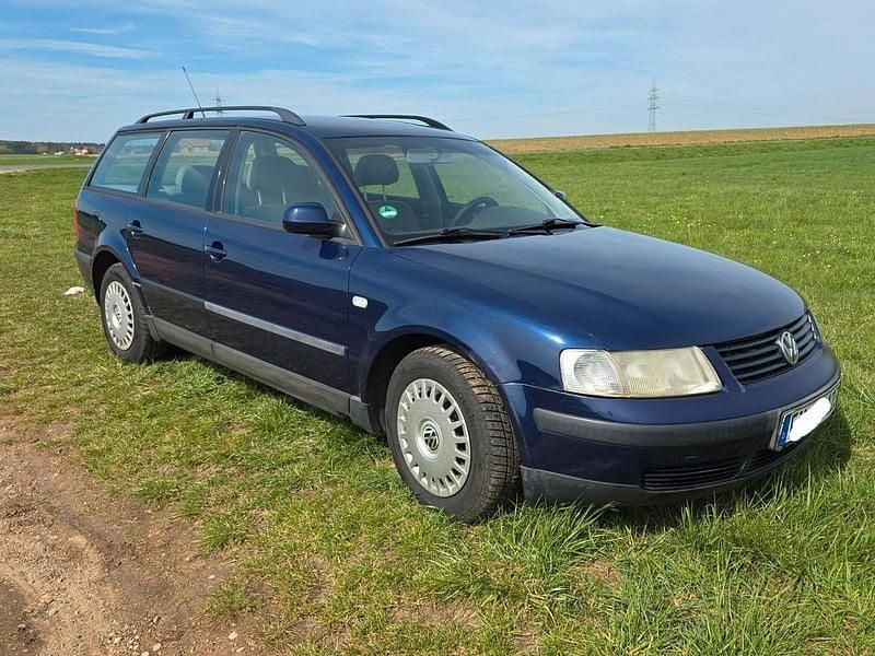 Second-hand VW Passat 102 CP (75 kW) 2000 Albastru Break