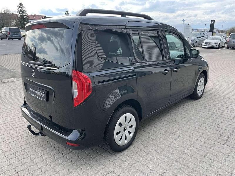 Gebraucht Mercedes T180 Progressive 116 PS (85 kW) 2023 Loparitschwarz Van / Kleinbus