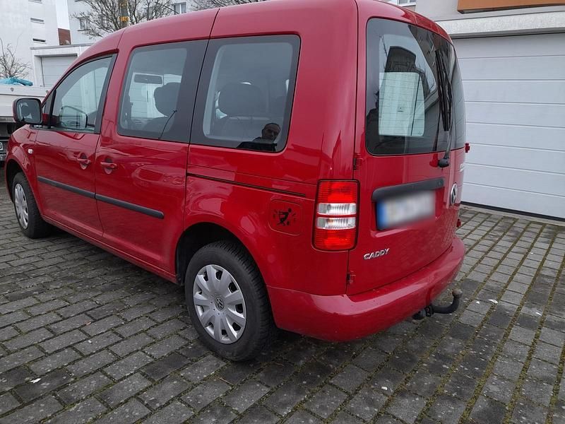Gebraucht VW Caddy 102 PS (75 kW) 2011 Rot Van / Kleinbus