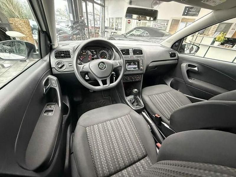 Gebraucht VW Polo Trendline 60 PS (44 kW) 2017 Pure white Limousine