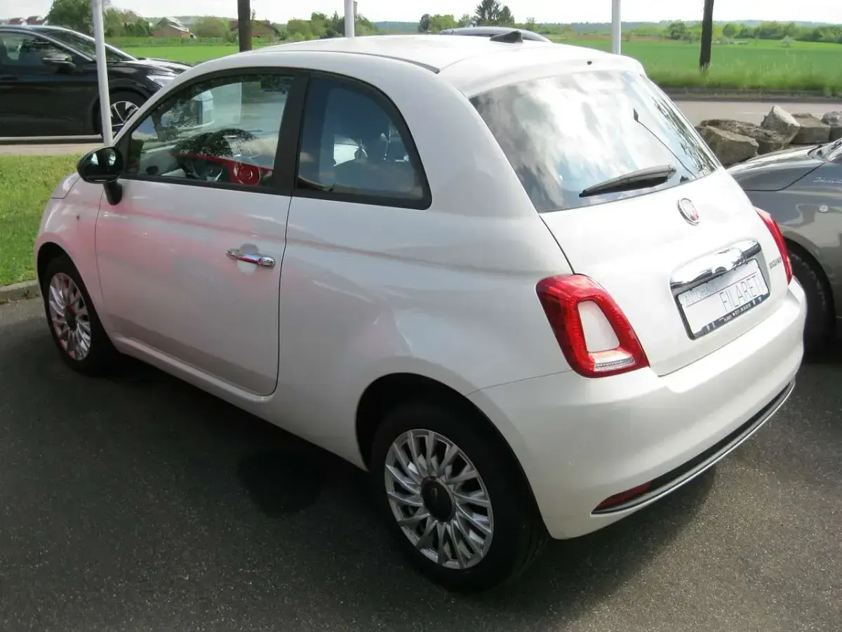 Gebraucht Fiat 500 Basis 69 PS (50 kW) 2023 Gelato weiß Kleinwagen