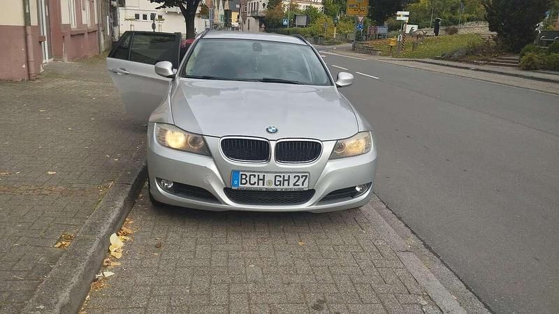 Gebraucht BMW 320 Exclusive 184 PS (135 kW) 2011 Limousine