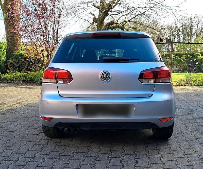 Gebraucht VW Golf VI Highline 122 PS (89 kW) 2011 Silber Kleinwagen