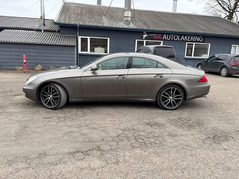 Gebraucht Mercedes CLS320 224 PS (164 kW) 2007 Grau Limousine