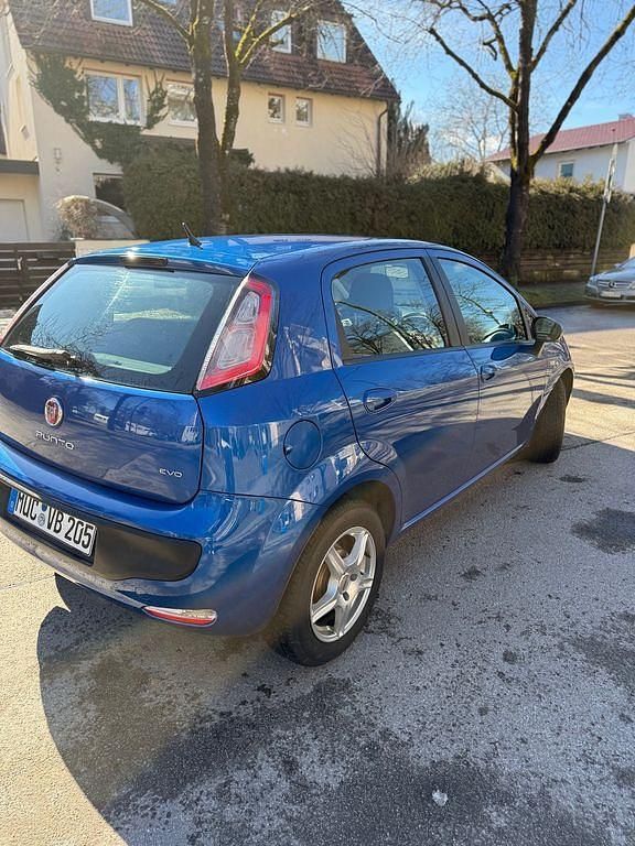 Gebraucht Fiat Punto Evo Dynamic 69 PS (50 kW) 2010 Blau Kleinwagen
