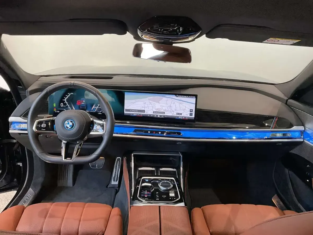 Gebraucht BMW i7 M Sport 400 kW (544 PS) 2025 Saphirschwarz Limousine