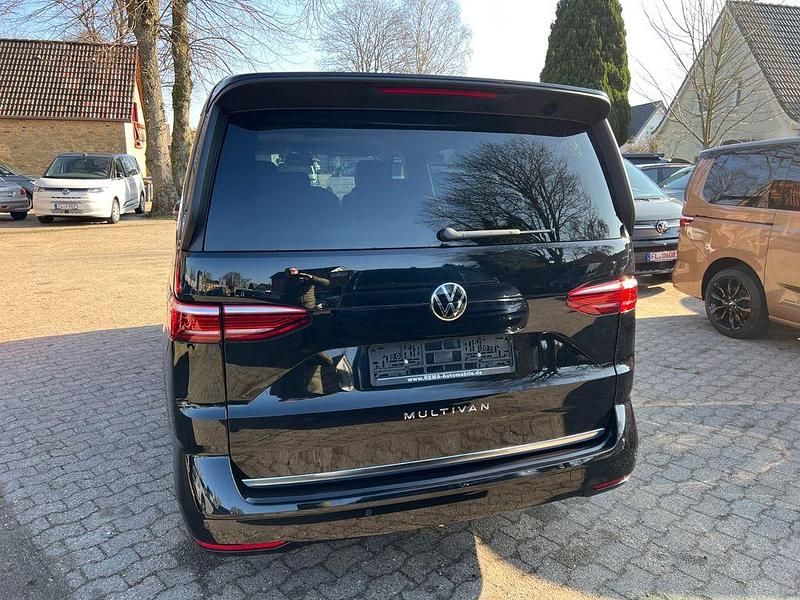 Neu VW Multivan Style 150 PS (110 kW) 2025 Schwarz Van