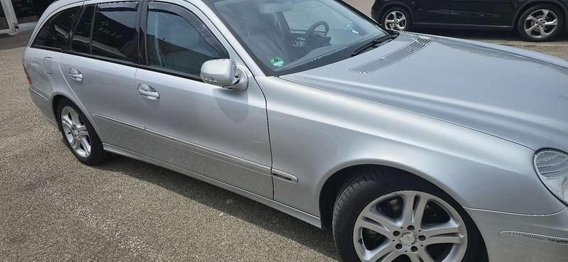 Gebraucht 2008 Mercedes E200 Avantgarde Kombi | 11.000 € - Bild 1/4