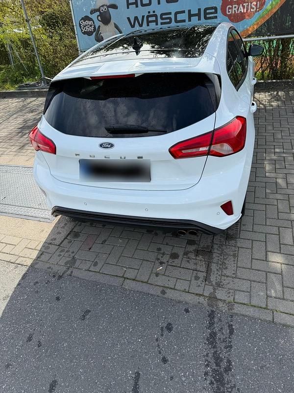 Gebraucht Ford Focus ST-Line 125 PS (91 kW) 2019 Weiß Limousine