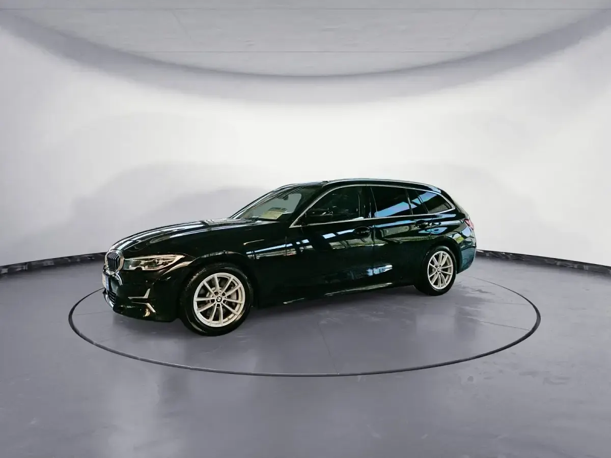 Gebraucht BMW 330 Luxury Line 286 PS (210 kW) 2022 Schwarz Kombi