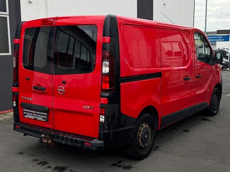 Gebraucht Opel Vivaro 116 PS (85 kW) 2016 Rot Van / Kleinbus