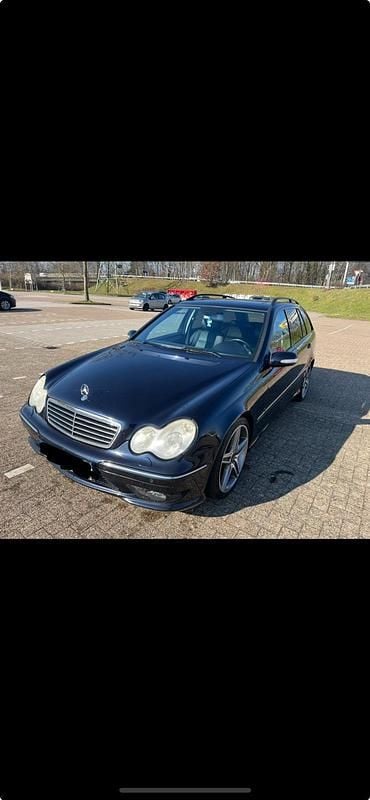Schwarz Gebraucht 2006 Mercedes C320 AMG Kombi | 5.990 € (Fairer Preis) - Bild 1/4