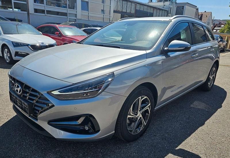 Grau Gebraucht 2024 Hyundai i30 Kombi | 18.950 € (Superpreis) - Bild 1/4