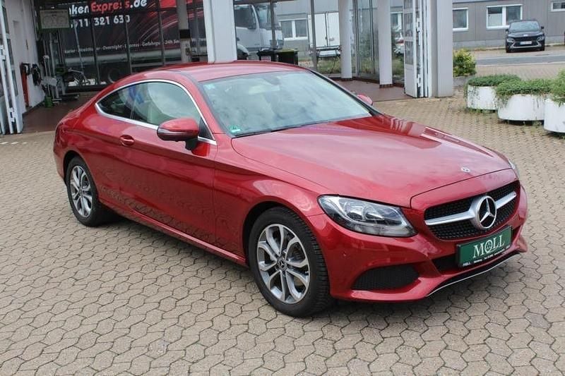 Rot Gebraucht 2017 Mercedes C200 Coupé | 25.300 € (Fairer Preis) - Bild 1/4