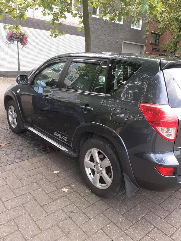 Gebraucht Toyota RAV4 177 PS (130 kW) 2007 Grau SUV