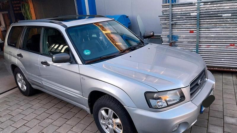Silber Gebraucht 2004 Subaru Forester SUV | 4.999 € - Bild 1/4