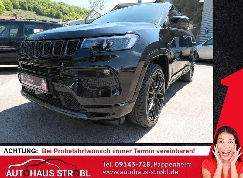 Black clear coat Gebraucht 2022 Jeep Compass SUV | 22.990 € (Fairer Preis) - Bild 1/3