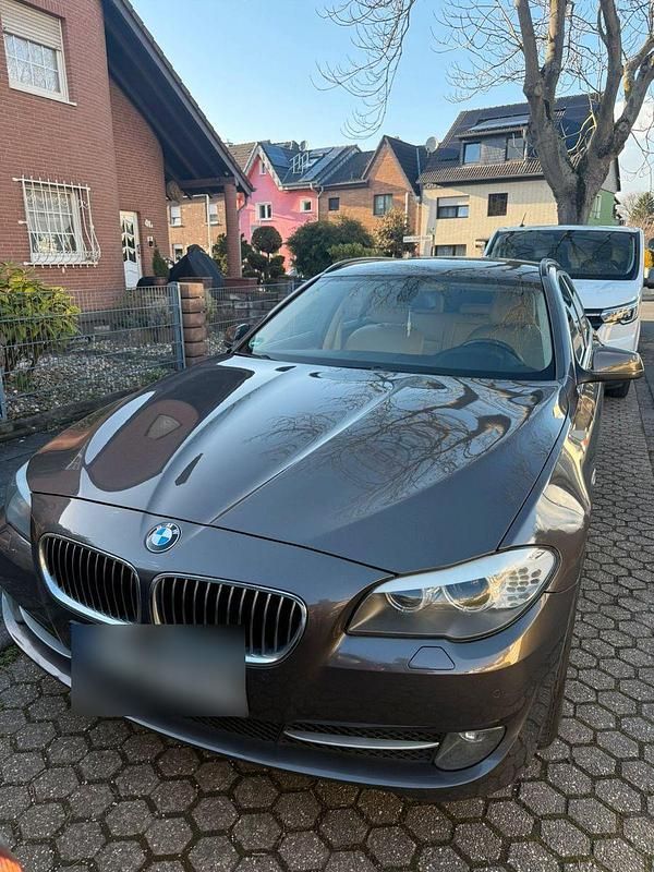Gebraucht BMW 525 Comfort Edition 218 PS (160 kW) 2012 Braun Kombi