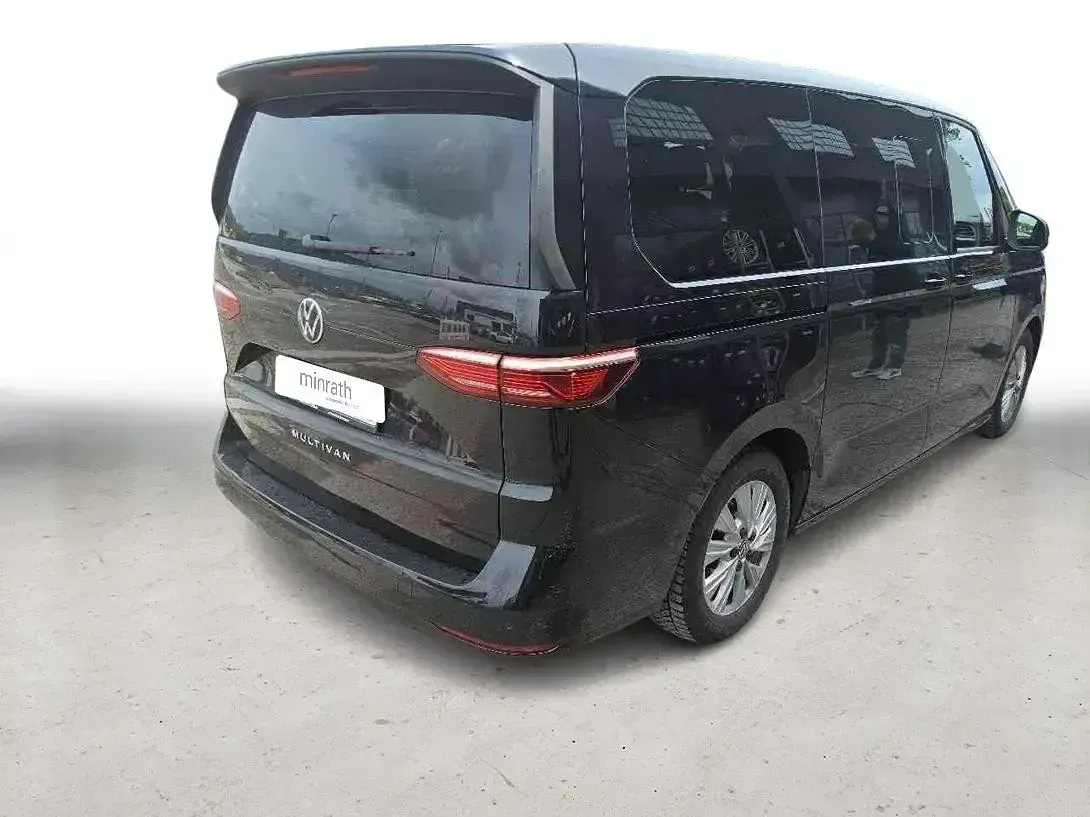 Gebraucht VW Multivan Life 110 PS (80 kW) 2025 Schwarz Van / Kleinbus