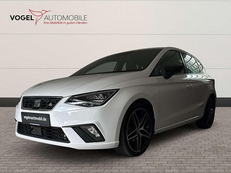 Candy weiss Gebraucht 2020 Seat Ibiza FR Limousine | 16.830 € (Etwas zu teuer) - Bild 1/4