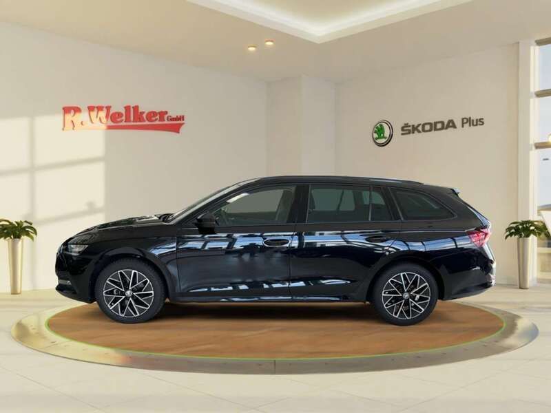 Gebraucht Skoda Octavia Ambition 150 PS (110 kW) 2023 Schwarzmagic perleffekt Kombi