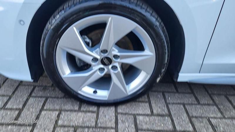 Gebraucht Audi A3 S-Line 116 PS (85 kW) 2023 Weiß Limousine