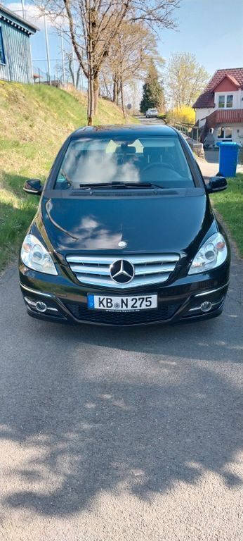 Schwarz Gebraucht 2009 Mercedes B200 Van / Kleinbus | 4.200 € (Guter Preis) - Bild 1/4