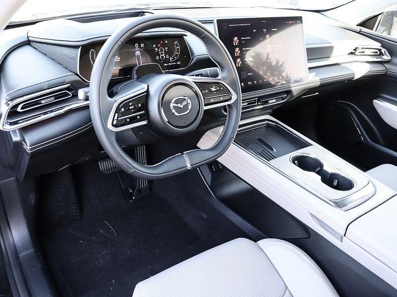 Neu Mazda 6e Takumi-Line 189 kW (258 PS) 2025 Machine grey Limousine