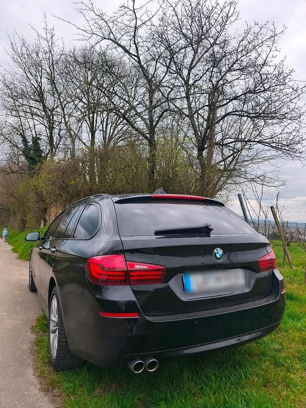 Gebraucht BMW 520 190 PS (139 kW) 2017 Schwarz Kombi