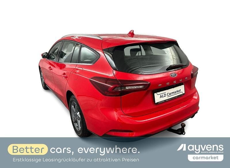 Gebraucht Ford Focus Titanium 125 PS (91 kW) 2023 Rot Kombi